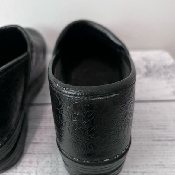 Dansko Black Leather Etched Professional Clogs Size 38 - Picture 6 of 9